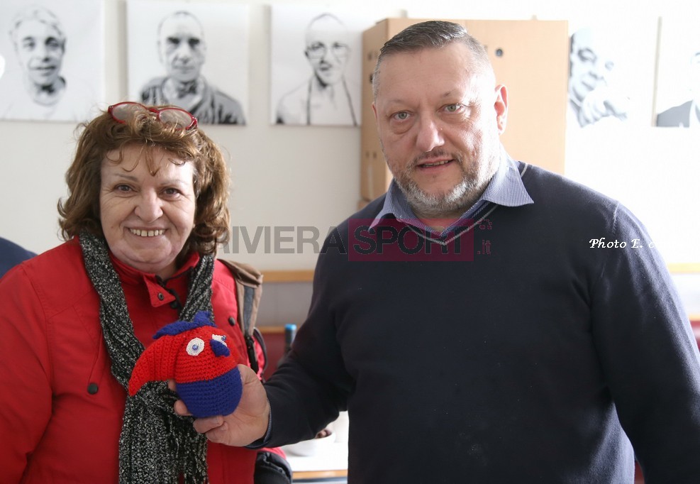 Buon Natale Genoa.Calcio Il Genoa Club Bordighera Con Gli Auguri Di Buon Natale Da Il Via Ai Tesseramenti 2020 Foto Sanremonews It