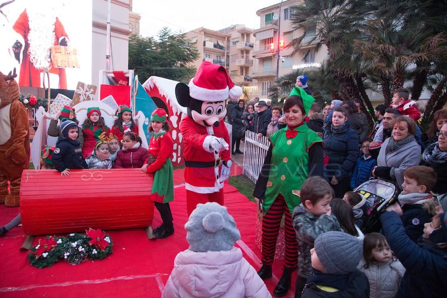 Si Natale.Ad Arma Di Taggia Si Guarda Gia A Natale A Villa Boselli Confermata La Formula Su 2 Giorni Il 13 Ed Il 14 Dicembre Sanremonews It