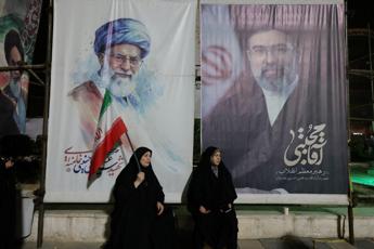 Spiragli diplomatici in Iran, 'progressi' per Teheran e Islamabad: Oman media su Hormuz