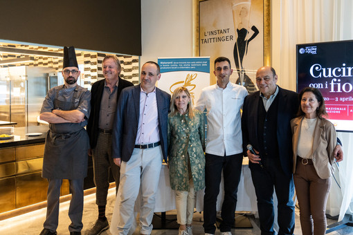 Alassio, tutti pazzi per i fiori eduli: numeri da record (Galleria Fotografica) Alassio, tutti pazzi per i fiori eduli: numeri da record (Galleria Fotografica)
