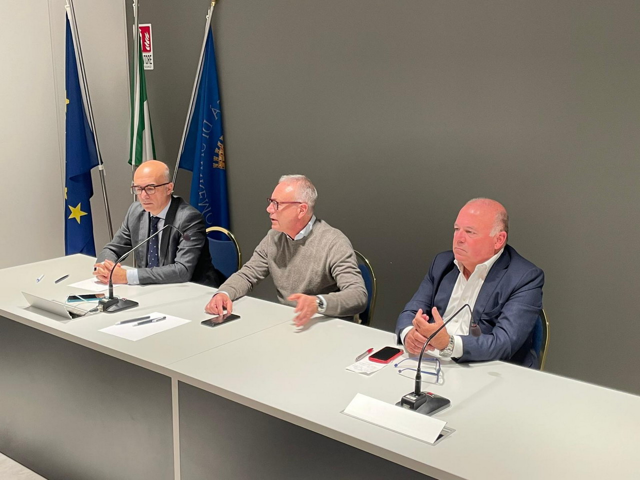 Matteo Campora e Carmelo Cassibba di ‘Vince Liguria’ incontrano la cittadinanza a Sanremo Matteo Campora e Carmelo Cassibba di ‘Vince Liguria’ incontrano la cittadinanza a Sanremo