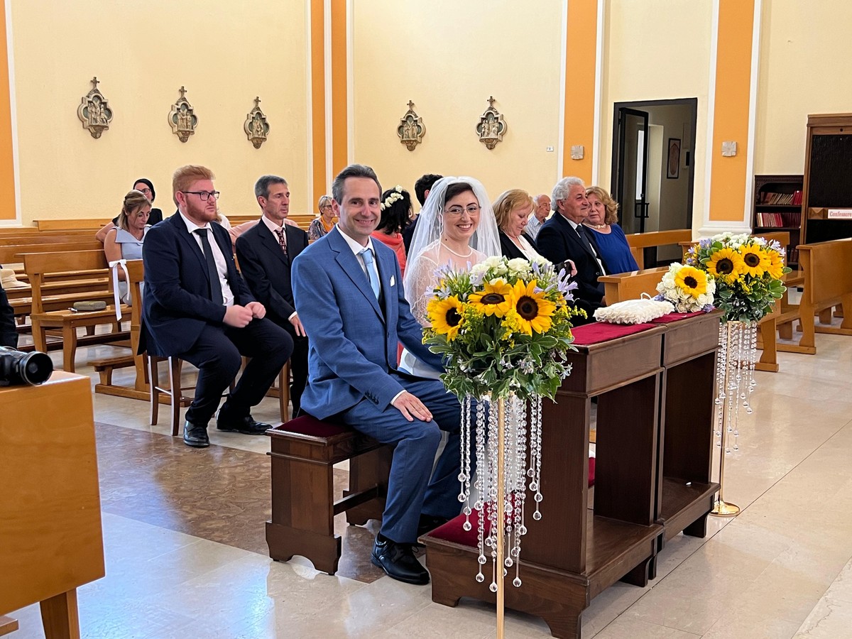 si è sposata oggi pomeriggio la nostra Elisa Colli, auguri a lei e al suo Valter dalla redazione – Sanremonews.it si è sposata oggi pomeriggio la nostra Elisa Colli, auguri a lei e al suo Valter dalla redazione – Sanremonews.it