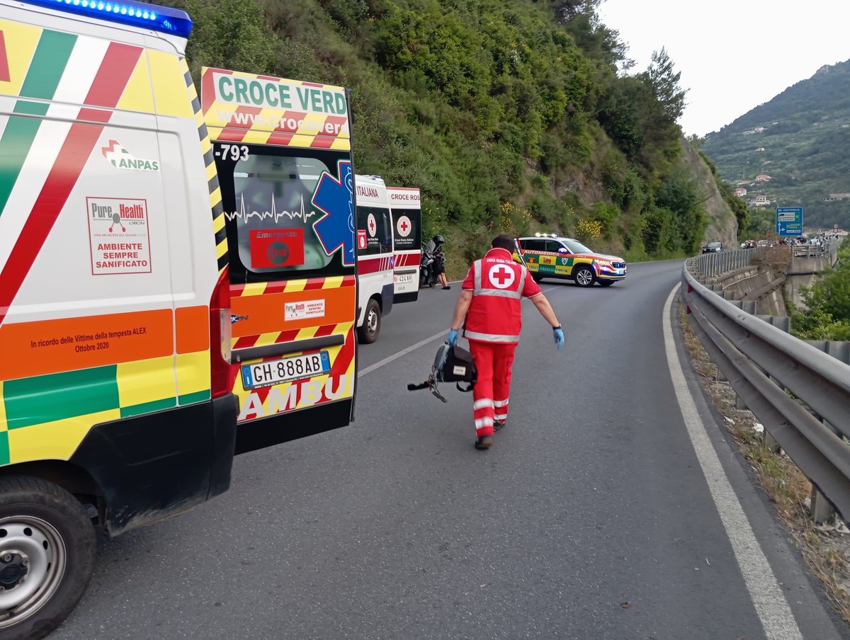 coinvolta una moto, intervento dell’elisoccorso (Foto) – Sanremonews.it coinvolta una moto, intervento dell’elisoccorso (Foto) – Sanremonews.it