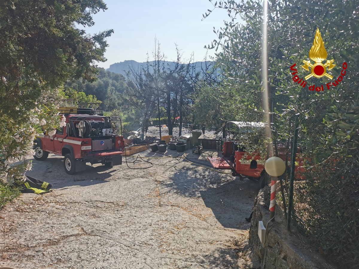 distrutto il dehors di un’abitazione, nessun ferito (Foto) – Sanremonews.it distrutto il dehors di un’abitazione, nessun ferito (Foto) – Sanremonews.it
