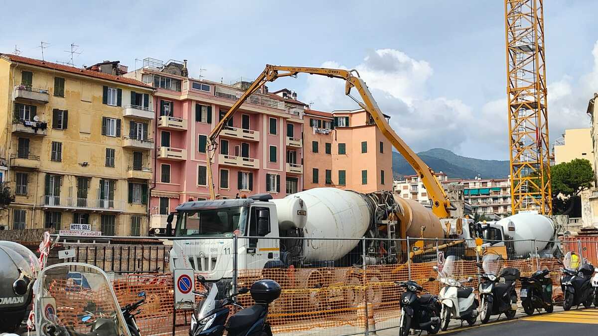 HABA I Miei Primi Giochi - Al Cantiere: Gioco Cooperativo Di Memoria E Classificazione Per Bambini Da 2 Anni