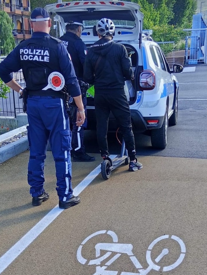 Diano Marina, controlli della Polizia Locale per la sicurezza stradale. Diano Marina, controlli della Polizia Locale per la sicurezza stradale.