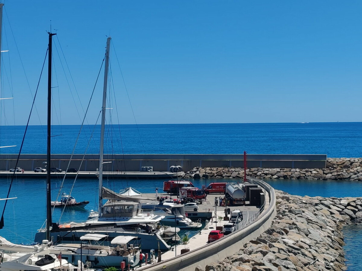 Ventimiglia, trovati i corpi dei due giovani dispersi in mare alle Calandre: erano a pochi metri l'uno dall'altro (Foto e video)