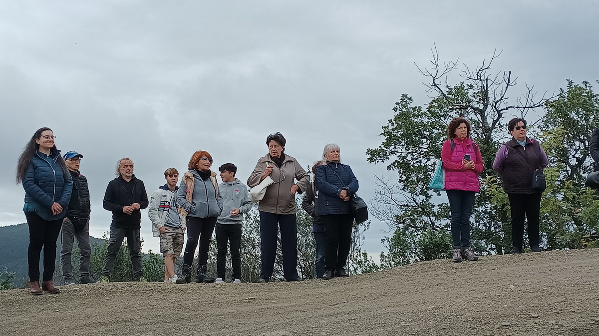 Bajardo: grande successo per la ‘Camminata tra gli Olivi’ tra le coltivazioni della ‘Taggiasca’ Bajardo: grande successo per la ‘Camminata tra gli Olivi’ tra le coltivazioni della ‘Taggiasca’