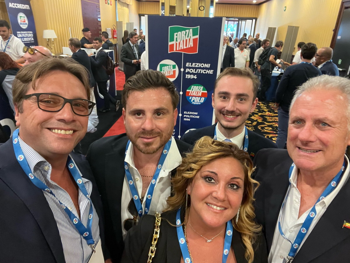 Delegazione della nostra provincia alla convention di Forza Italia in corso a Paestum (Foto) – Sanremonews.it Delegazione della nostra provincia alla convention di Forza Italia in corso a Paestum (Foto) – Sanremonews.it