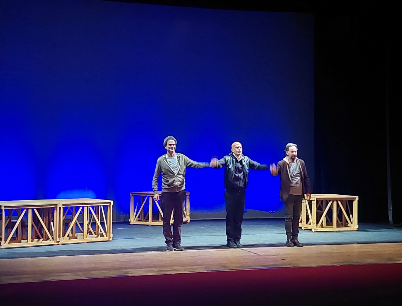 Sanremo: applausi a scena aperta per Giammarco Tognazzi al Casinò in ‘L’Onesto Fantasma’ Sanremo: applausi a scena aperta per Giammarco Tognazzi al Casinò in ‘L’Onesto Fantasma’