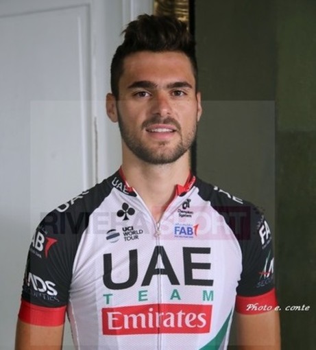 Coronavirus anche sul ciclismo: fermato l'UAE Tour con il bordigotto Oliviero Troia "Sto bene" Coronavirus anche sul ciclismo: fermato l'UAE Tour con il bordigotto Oliviero Troia "Sto bene"
