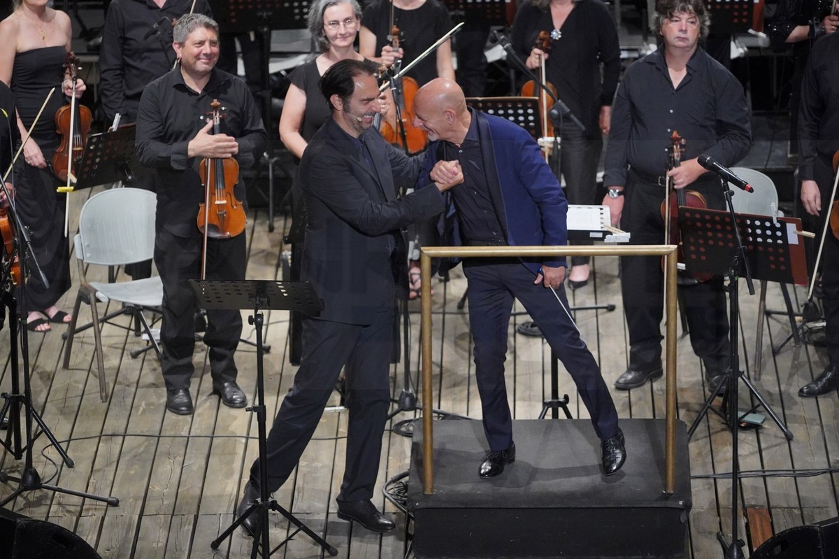 Due imperdibili appuntamenti con l’Orchestra Sinfonica di Sanremo: da Shostakovic e Ravel alla serata conclusiva del Festival della Chitarra Due imperdibili appuntamenti con l’Orchestra Sinfonica di Sanremo: da Shostakovic e Ravel alla serata conclusiva del Festival della Chitarra