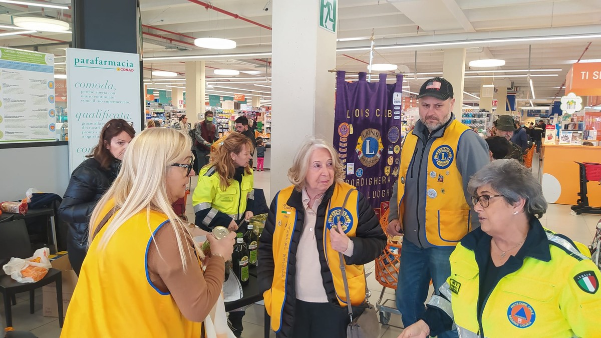 Sabato 1 marzo i Lions Club della Zona 4 del Distretto 108 Ia3 insieme per la Raccolta alimentare Sabato 1 marzo i Lions Club della Zona 4 del Distretto 108 Ia3 insieme per la Raccolta alimentare