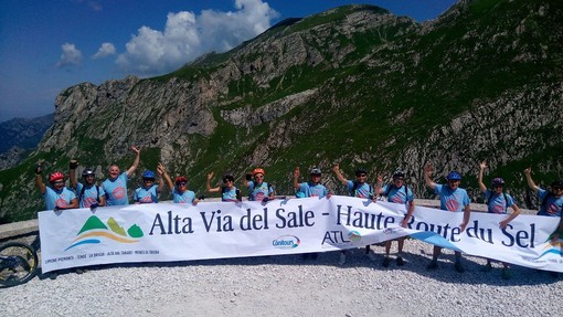 Dal casello di Limone Piemonte 1200 passaggi verso la Via del Sale: tanti i turisti stranieri (Video) Dal casello di Limone Piemonte 1200 passaggi verso la Via del Sale: tanti i turisti stranieri (Video)