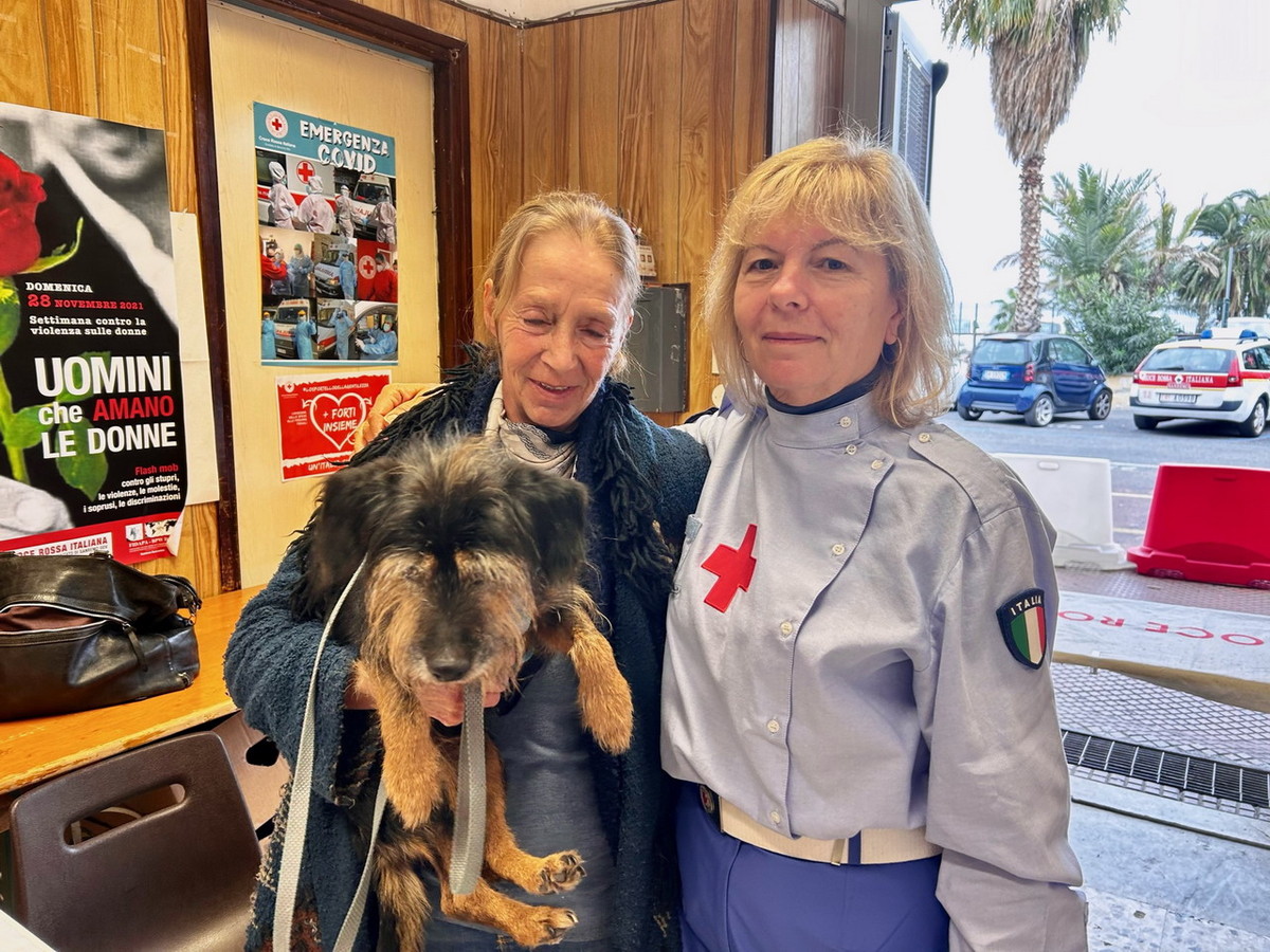 Sanremo: Cristina Folchi saluta e ringrazia i volontari della Croce Rossa per l’aiuto ricevuto Sanremo: Cristina Folchi saluta e ringrazia i volontari della Croce Rossa per l’aiuto ricevuto