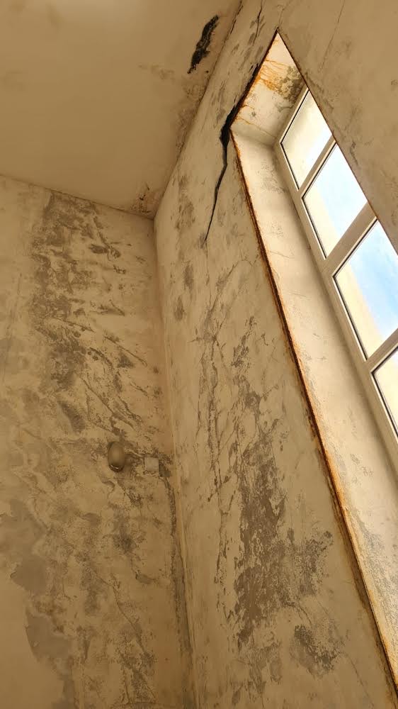 Ventimiglia: stato di degrado nel teatro comunale, la segnalazione con foto del Partito Democratico Ventimiglia: stato di degrado nel teatro comunale, la segnalazione con foto del Partito Democratico