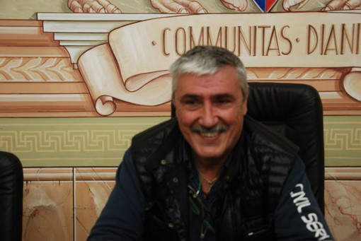 Diano Marina: il Comune firma la convenzione con RFI sull'utilizzo delle aree sull'ex sedime ferroviario. Chiappori annuncia: "Novità sull'incompiuta" Diano Marina: il Comune firma la convenzione con RFI sull'utilizzo delle aree sull'ex sedime ferroviario. Chiappori annuncia: "Novità sull'incompiuta"