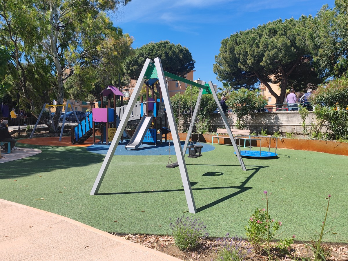 “Giardini pubblici vicino a strade sono pericolosi, necessarie recinzioni per garantire sicurezza” – Sanremonews.it “Giardini pubblici vicino a strade sono pericolosi, necessarie recinzioni per garantire sicurezza” – Sanremonews.it