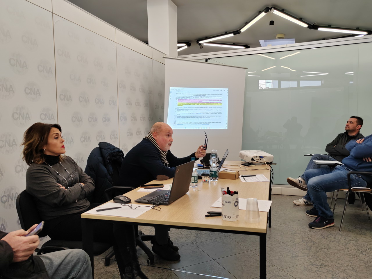 Focus sulla sicurezza nei Cantieri nell’incontro presso la Sede di CNA a Sanremo con l’ITL di Imperia Focus sulla sicurezza nei Cantieri nell’incontro presso la Sede di CNA a Sanremo con l’ITL di Imperia