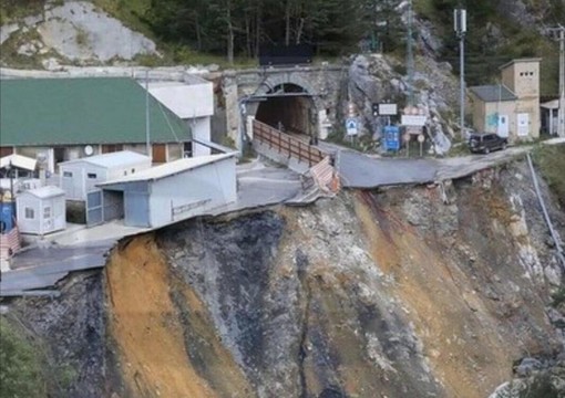 Tempesta Alex, pronto il progetto definitivo del ponte sul Rio della Cà: scavalcherà l'enorme frana all'uscita del Tenda Tempesta Alex, pronto il progetto definitivo del ponte sul Rio della Cà: scavalcherà l'enorme frana all'uscita del Tenda