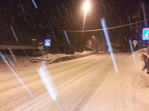 Dalle 21 chiude per neve il tunnel di Tenda: riapertura prevista domani 11 dicembre alle 6 Dalle 21 chiude per neve il tunnel di Tenda: riapertura prevista domani 11 dicembre alle 6