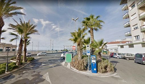 Bordighera, lavori sul piazzale Raoul Zaccari: scatta il divieto di sosta Bordighera, lavori sul piazzale Raoul Zaccari: scatta il divieto di sosta