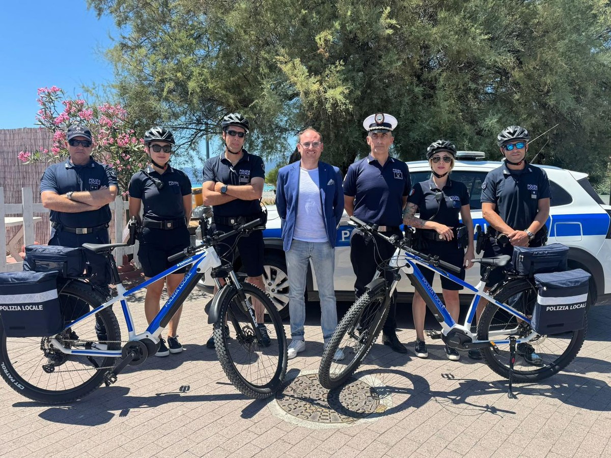 polizia locale in e-bike (Foto) – Sanremonews.it polizia locale in e-bike (Foto) – Sanremonews.it