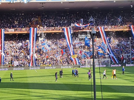 Giovedì sera la 'Festa degli Auguri' di Natale organizzata dal Sampdoria Club Sanremo Blucerchiata Giovedì sera la 'Festa degli Auguri' di Natale organizzata dal Sampdoria Club Sanremo Blucerchiata