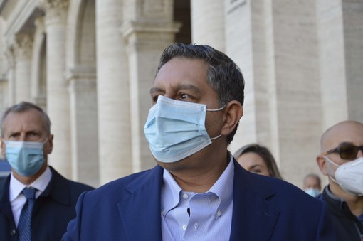 La Liguria verso la conferma della zona gialla, Toti: "I posti in terapia intensiva e in area medica restano stabili" La Liguria verso la conferma della zona gialla, Toti: "I posti in terapia intensiva e in area medica restano stabili"