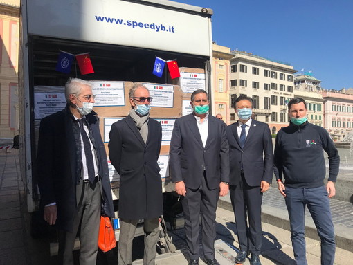 Coronavirus: Regione Liguria, arrivate quest’oggi 50.000 mascherine dalla Cina donate da Cosco di Shangai (Foto e Video)