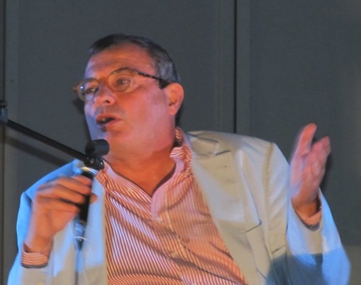 Ospedaletti: grande successo per Oliviero Beha