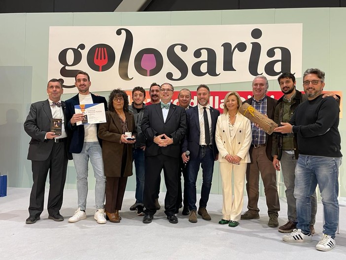 Golosaria, Vice Presidente Piana: “Premio ‘Corona Radiosa Rossa’ al ‘La Brinca di Ne’. Successo della Liguria tra oltre 3800 ristoranti” Golosaria, Vice Presidente Piana: “Premio ‘Corona Radiosa Rossa’ al ‘La Brinca di Ne’. Successo della Liguria tra oltre 3800 ristoranti”