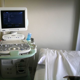 Deve fare un'ecografia al seno urgente: 78enne rimandata a novembre 2014