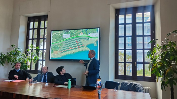 Imperia, “La Ciclabile di Scajola? Una sequela di errori”: opposizioni all’attacco (foto e video) Imperia, “La Ciclabile di Scajola? Una sequela di errori”: opposizioni all’attacco (foto e video)