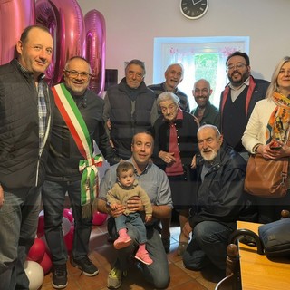 Ceriana: parenti, amici e anche il sindaco per i 'primi' 100 anni di Caterina Girandola (Foto)