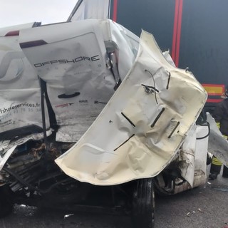 Ventimiglia: incidente sulla A10 tra il confine e la barriera, mobilitazione di soccorsi