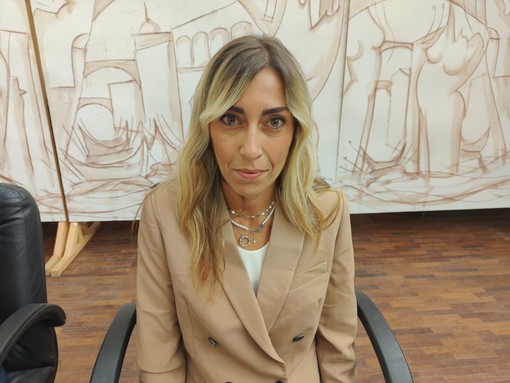Diano Marina: raccolta e smaltimento dei rifiuti, il duro intervento del Consigliere Micaela Cavalleri Diano Marina: raccolta e smaltimento dei rifiuti, il duro intervento del Consigliere Micaela Cavalleri