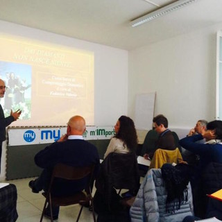 Imperia: da oggi la città può vantare una novità in tema di rifiuti. Sono stati formati dodici nuovi Maestri Compostatori Imperia: da oggi la città può vantare una novità in tema di rifiuti. Sono stati formati dodici nuovi Maestri Compostatori