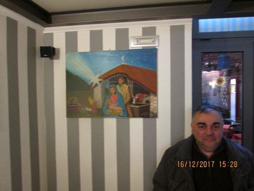 Ventimiglia: bar Iari's, gli Auguri di buon Natale con il quadro di Angelo Vinciguerra