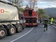 Pornassio, tir bloccato fra i tornanti della 28: servono i vigili del fuoco per liberare la strada (foto)