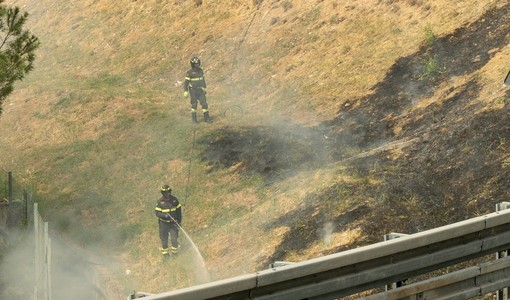 Liguria rinnova la convenzione con i Vigili del fuoco: 2,64 milioni per incendi boschivi e Protezione civile 2026-2028