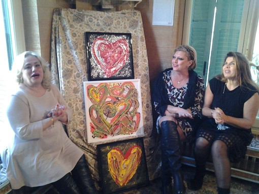 Grande successo per l'inaugurazione della mostra collettiva dell'associazione 'I Colori della Gioia'