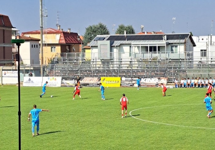 Calcio. Serie D, alla Sanremese non basta il rigore di Djorkaeff. Il Valenzana la riprende al 95' Calcio. Serie D, alla Sanremese non basta il rigore di Djorkaeff. Il Valenzana la riprende al 95'