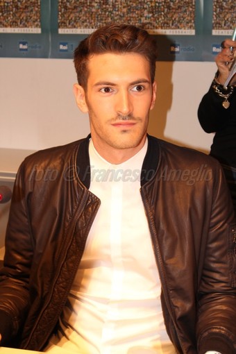 Giovanni Caccamo, uno dei giovani in gara tra le nuove proposte.