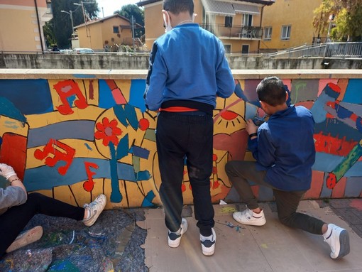 Al via la seconda parte del progetto 'Arte a Vallecrosia' coordinato dall'associazione 'Popoli in Arte' (Foto)