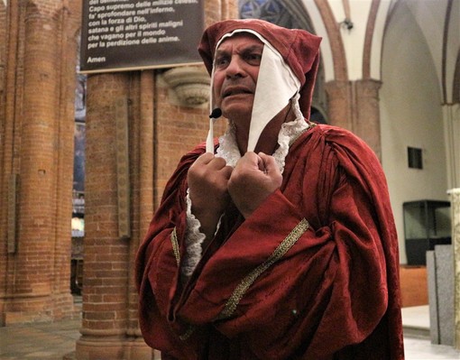 Grandissimo successo a Moncalieri (TO) per l’attore sanremese Gioacchino Logico e la sua interpretazione del XXXIII canto del Paradiso di Dante Grandissimo successo a Moncalieri (TO) per l’attore sanremese Gioacchino Logico e la sua interpretazione del XXXIII canto del Paradiso di Dante