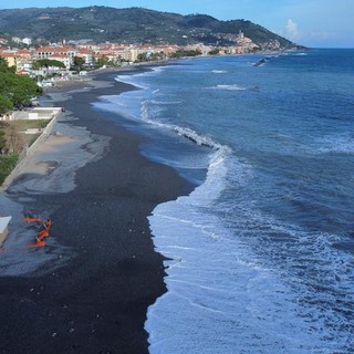 Diano Marina, le mareggiate hanno messo ko gli impianti fognari di borgo Paradiso e Sant’Anna