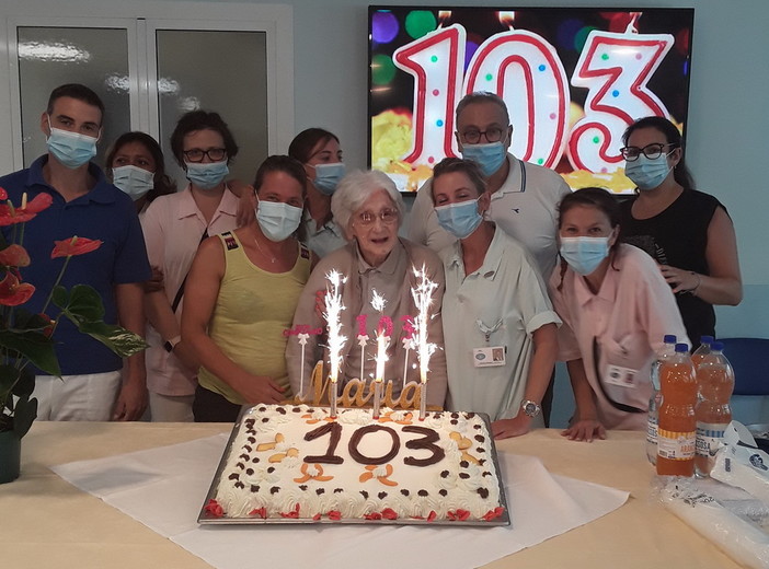 Vallecrosia: venerdì scorso la festa per i 103 anni di Maria Ciccolunghi alla Rsa 'Casa Rachele' (Foto) Vallecrosia: venerdì scorso la festa per i 103 anni di Maria Ciccolunghi alla Rsa 'Casa Rachele' (Foto)