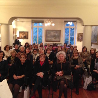 Bordighera: successo e tante idee natalizie dopo la presentazione del libro “Le Atmosfere di Madame est servie”