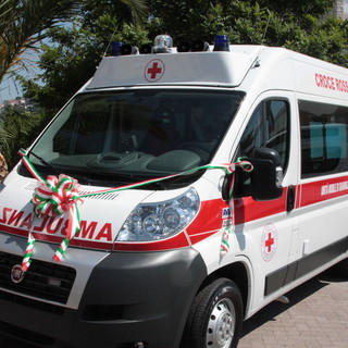 Bordighera: con l'auto contro una galleria, 55enne portata in ospedale, non è grave Bordighera: con l'auto contro una galleria, 55enne portata in ospedale, non è grave